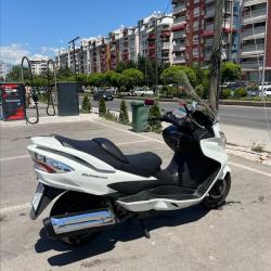 Suzuki Burgman AN400 2012 Pearl White