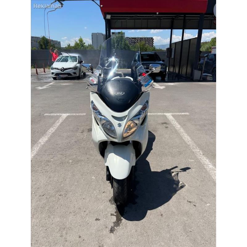 Suzuki Burgman AN400 2012 Pearl White