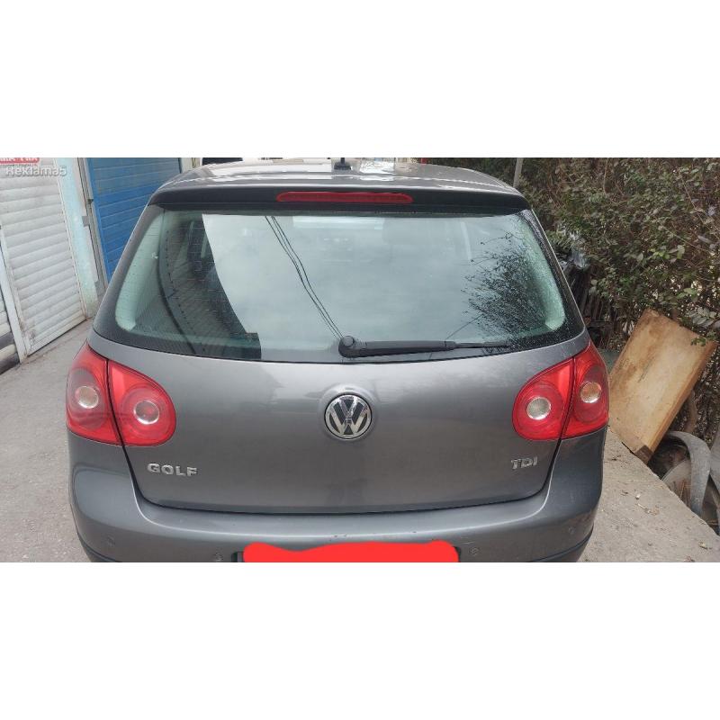 Golf 5 staklo