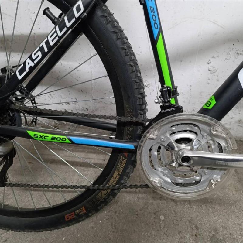 Se Prodava Velosiped MTB Castello 29ka Trkalo 18inchi