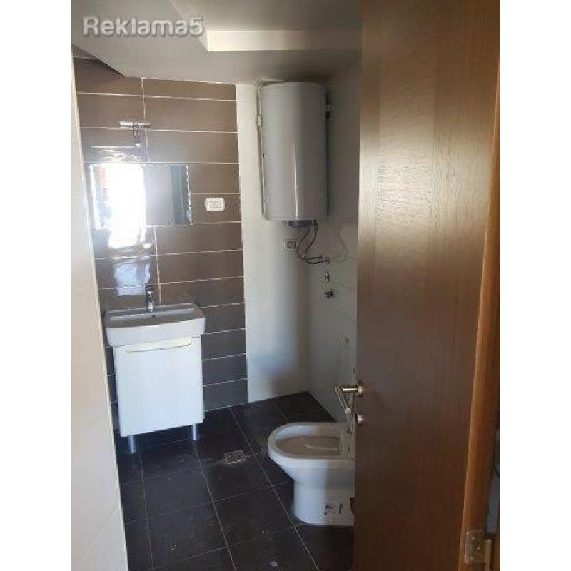 Se Izdava Stan vo Centar 60m2