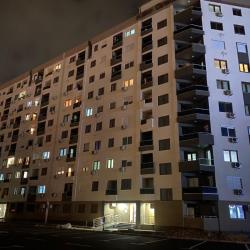 Се продаваат гаражни места со подрум во нова зграда Аеродром