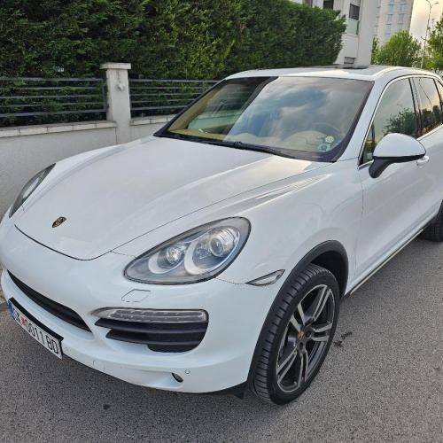 PORSCHE CAYENNE 2014, 4.8 CM3, 400 KS