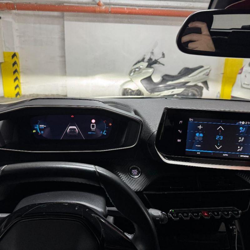 Peugeot 208 Allure 1.2 Pure Tech, 2020 god