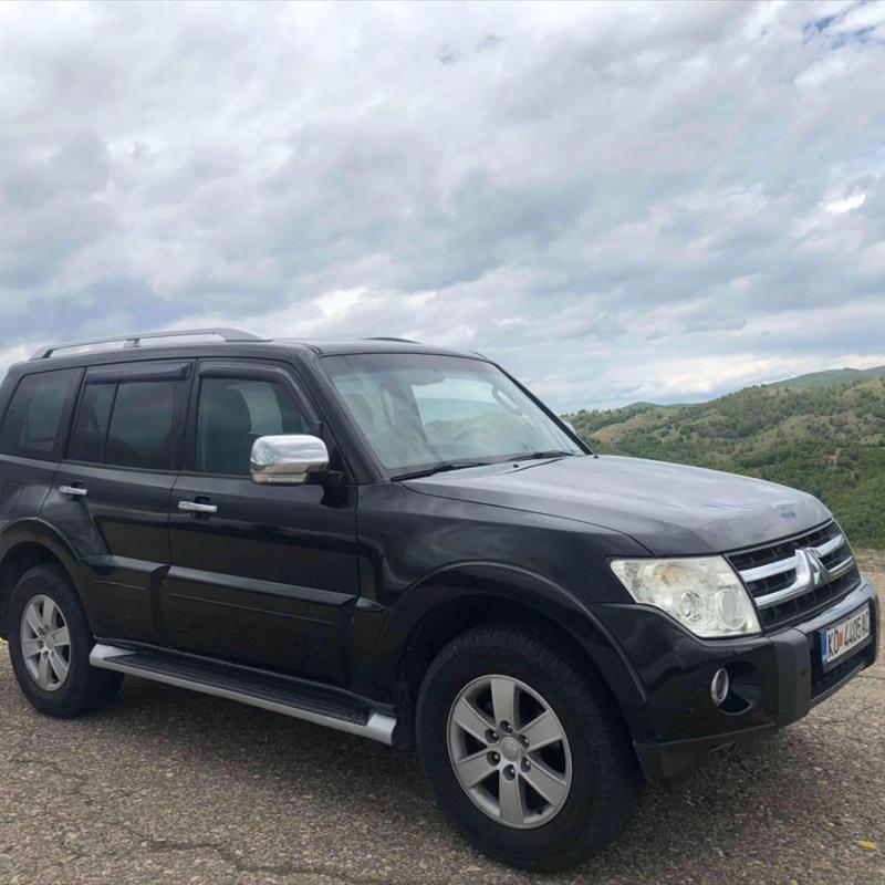 Mitsubichi pajero benz plin 7 sedista
