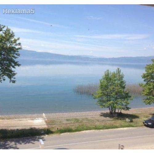 Stan prva linija na ezero vo Elesec, Ohrid