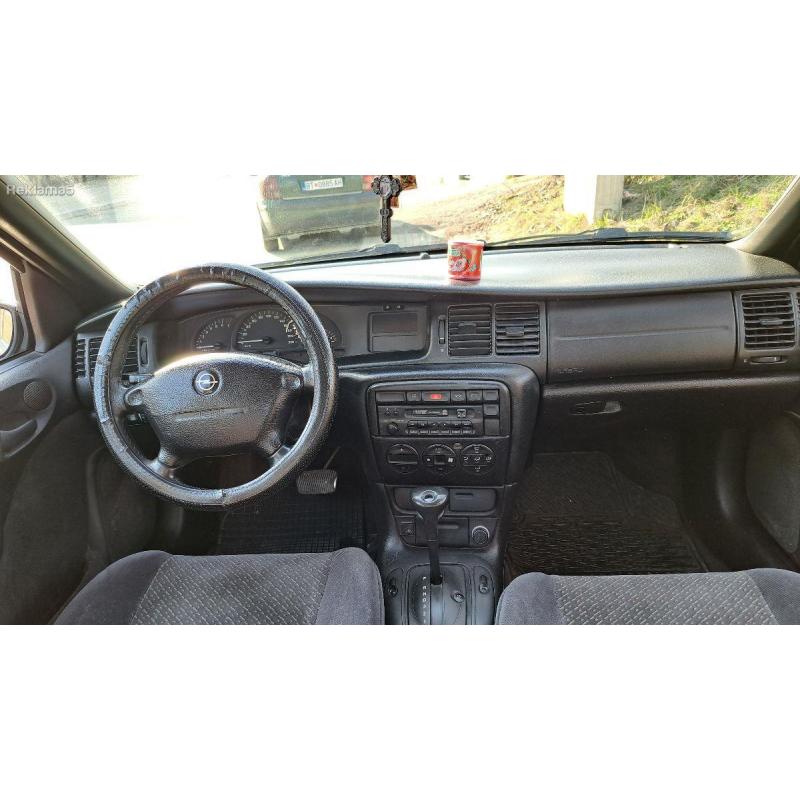 Opel vectra 1.8 vgraden dizna plin REG.. SO ZELEN Karton