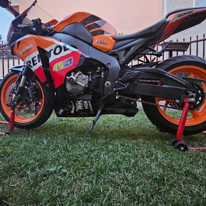 Honda CBR 1000 RR 2008 godina Repsol