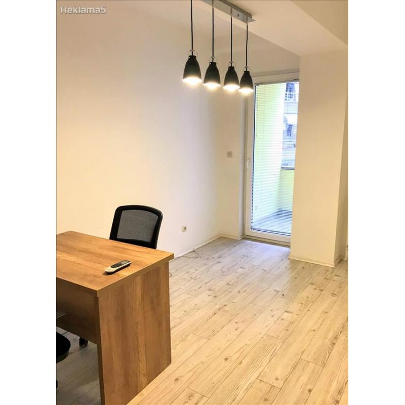 Se prodava stan vo Centar