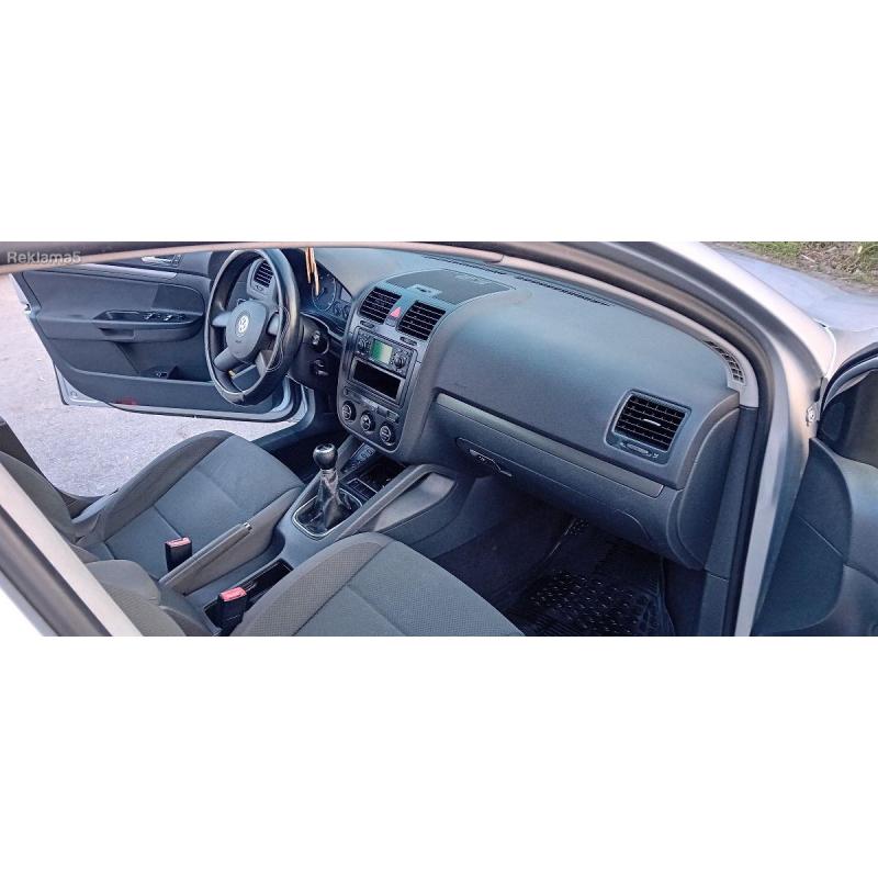 Se prodava golf5 1.9 tdi 4 motion