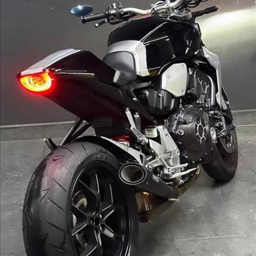 HONDA CB 1000 R sport cafe plus