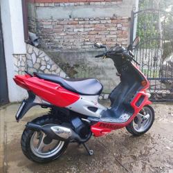 Се продава мотор peugeot speedfight 2