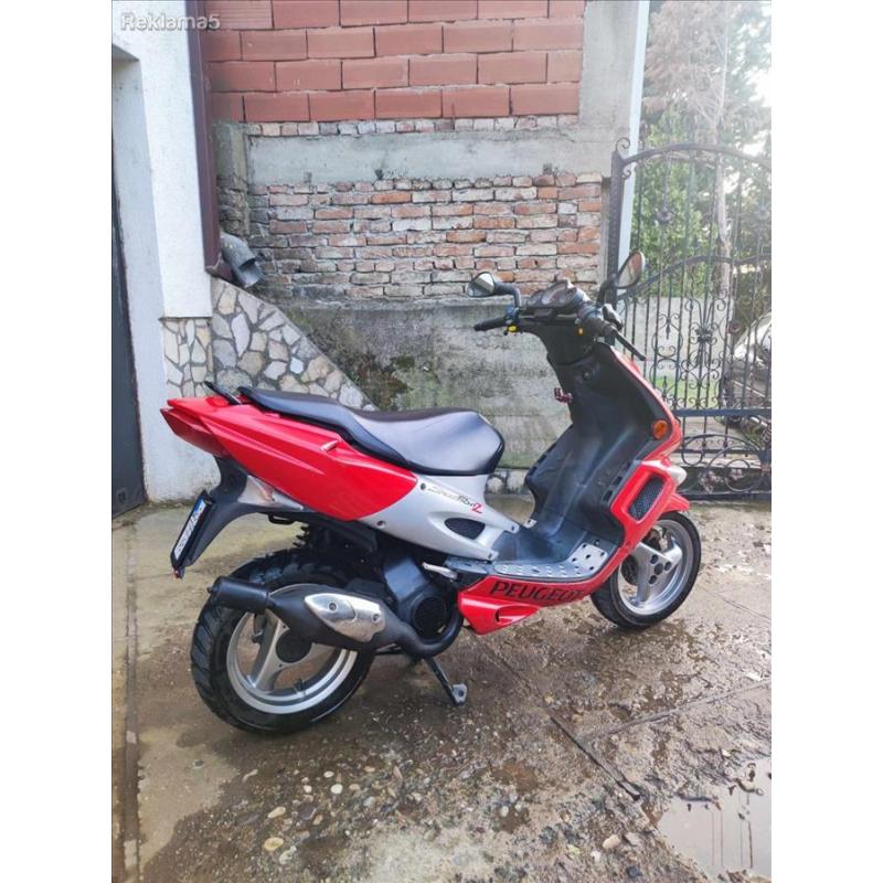 Се продава мотор peugeot speedfight 2