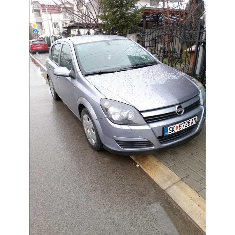 Opel astra 1.4 2017 godina