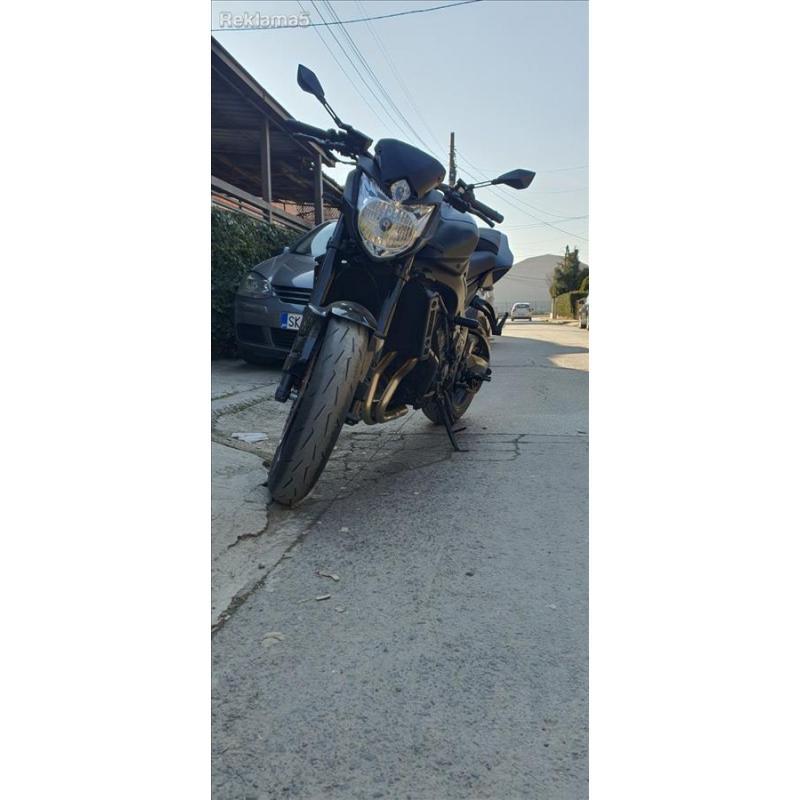 Yamaha FZ8