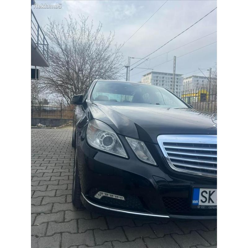 Se prodava Mercedes E-250 so servisna istorija