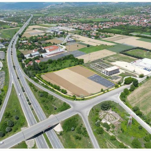 Se prodava plac za gradba lesna industrija Butel