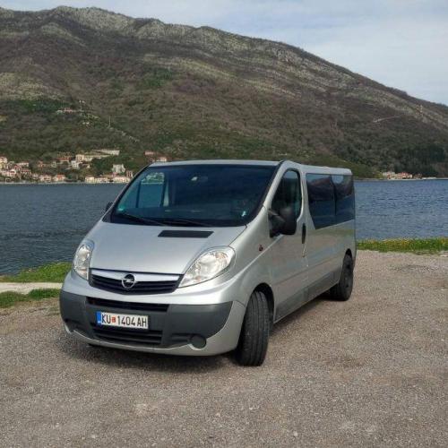Se prodava Vivaro