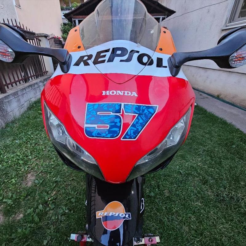 Honda CBR 1000 RR 2008 godina Repsol