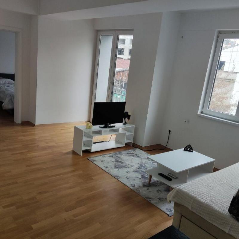 Се изнајмува стан кај Клиника за едно или повеќе ноќевања