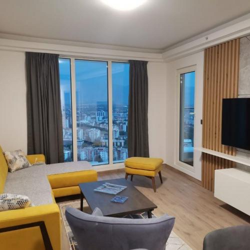 СЕ ПРОДАВА ТРОСОБЕН СТАН ВО АЕРОДРОМ - ВО CEVAHIR SKY CITY